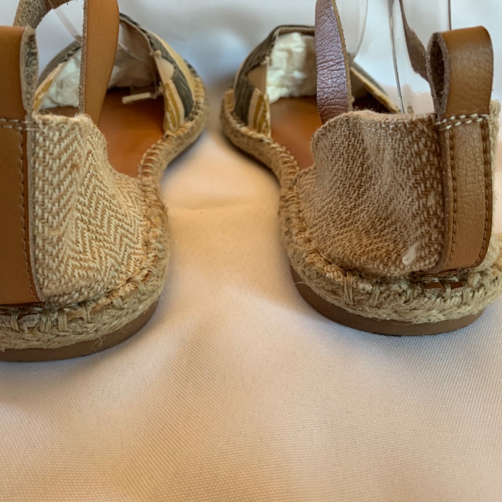 Roxy Espadrille Flat Sandals in Navy Blue and Golden Stripes! - Picture 4 of 8